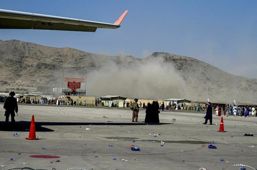 Al menos 15 muertos dejaron dos explosiones cerca del aeropuerto de Kabul