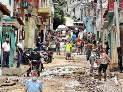 Autoridades informan que aún hay comunidades aisladas en Mérida