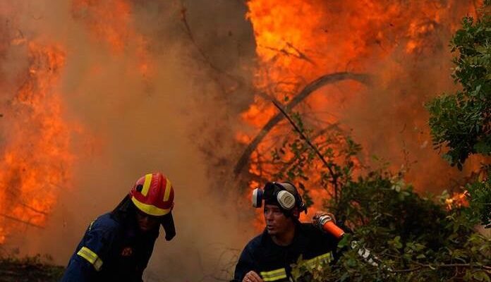 Grecia investigará si graves incendios fueron causados por una organización criminal