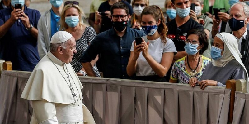Interceptan una carta con tres balas en su interior dirigida al Papa Francisco