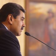 Maduro criticó al FC Barcelona por "dar una patada" a Messi