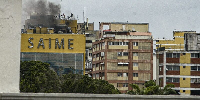 Reportaron un incendio en la sede del Saime de Plaza Caracas