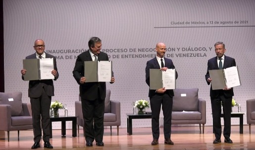 Guaidó corroboró su compromiso con una solución negociada en México