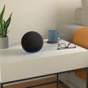 DOBLE LLAVE - Alexa hablará más alto cuando haya ruido de fondo con el sonido adaptativo