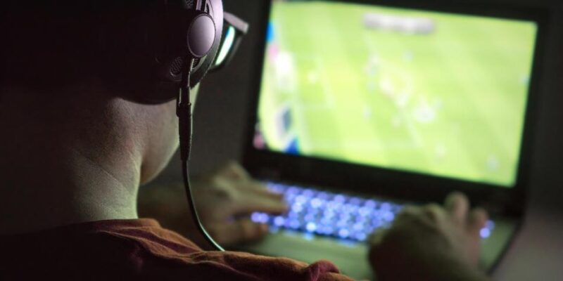DOBLE LLAVE - China suspendió el lanzamiento de nuevos juegos online para limitar el consumo de videojuegos