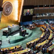 DOBLE LLAVE - Embajador del antiguo gobierno afgano renunció a hablar ante la ONU
