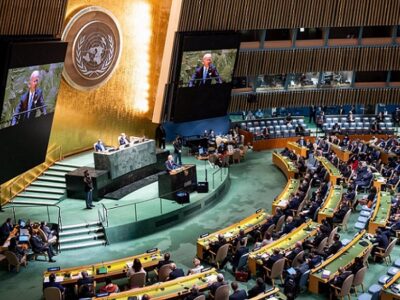 DOBLE LLAVE - Embajador del antiguo gobierno afgano renunció a hablar ante la ONU