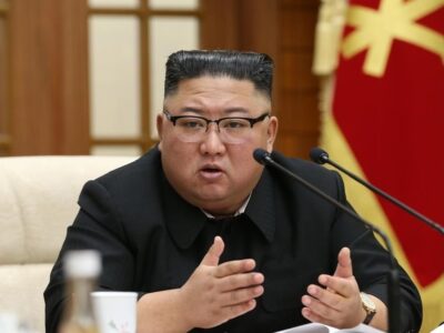 Para el líder norcoreano la prevención ante una “situación peligrosa” y con una crisis sanitaria “fuera de control” requiere mantener las restricciones en vigor