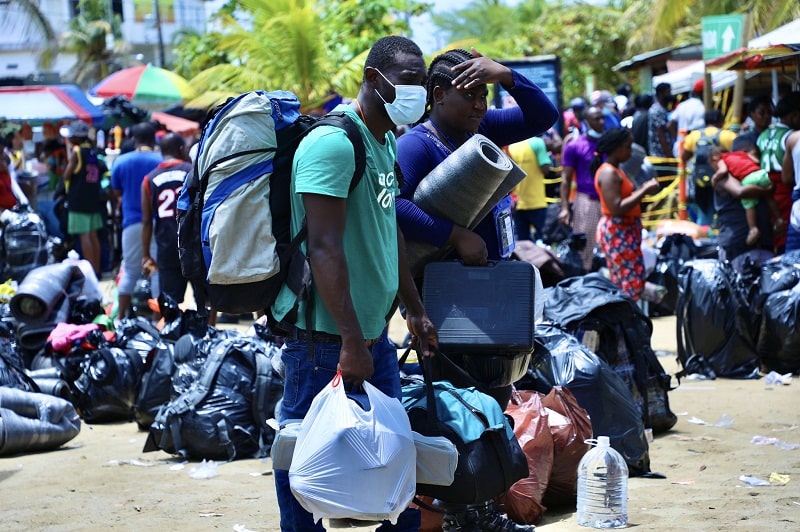 Nueva crisis por miles de migrantes represados en la frontera entre Colombia y Panamá