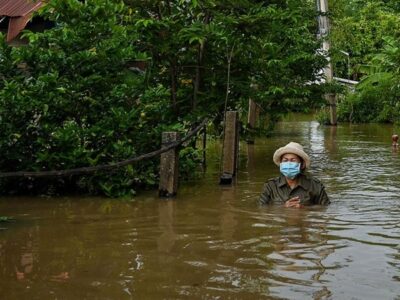 DOBLE LLAVE – Cerca de seis fallecidos tras fuertes inundaciones de la tormenta “Dianmu” en Tailandia