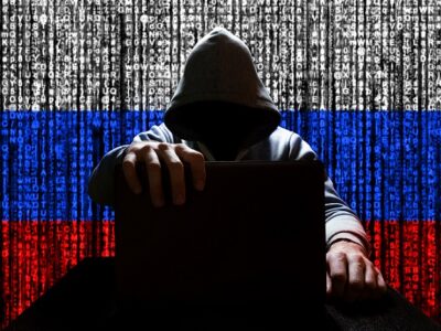 DOBLE LLAVE - El Kremlin acogió “positivamente” extradición por parte de EE.UU. de un hacker ruso