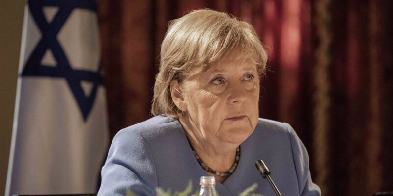 DOBLE LLAVE - Merkel insta a la UE a “definir mejor” sus intereses en materia de seguridad