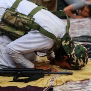 DOBLE LLAVE - Grupo talibán envía batallón de suicidas a las fronteras con Tayikistán y China