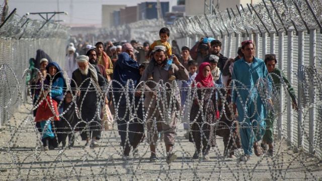 AI denuncia devoluciones y cierre de fronteras en torno a Afganistán