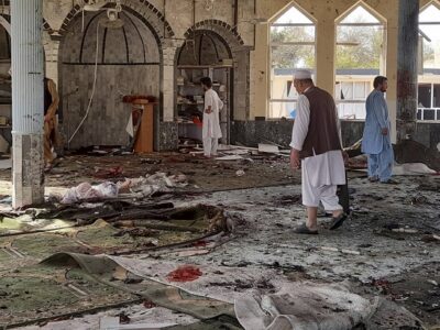 Al menos 40 muertos y 75 heridos en atentado a una mezquita chií afgana