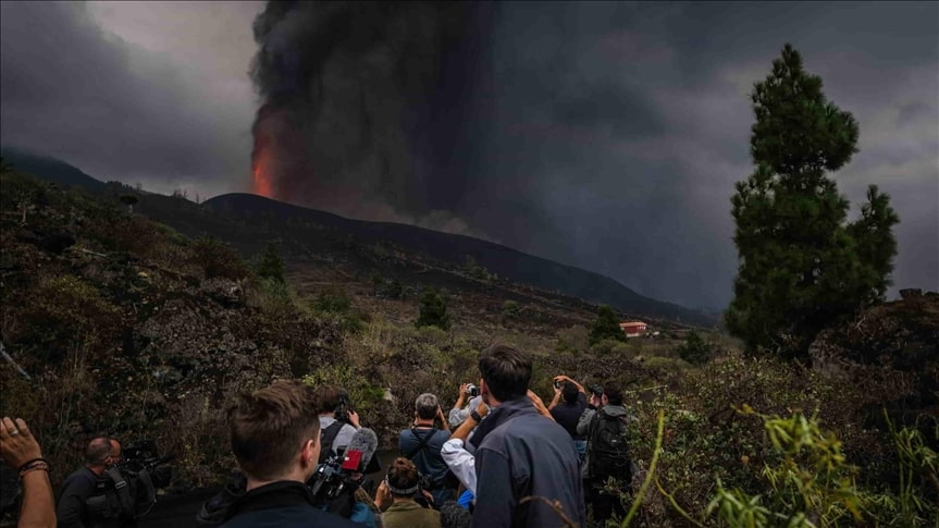 Lava del volcán de La Palma avanza sin que se vislumbre el fin de la erupción