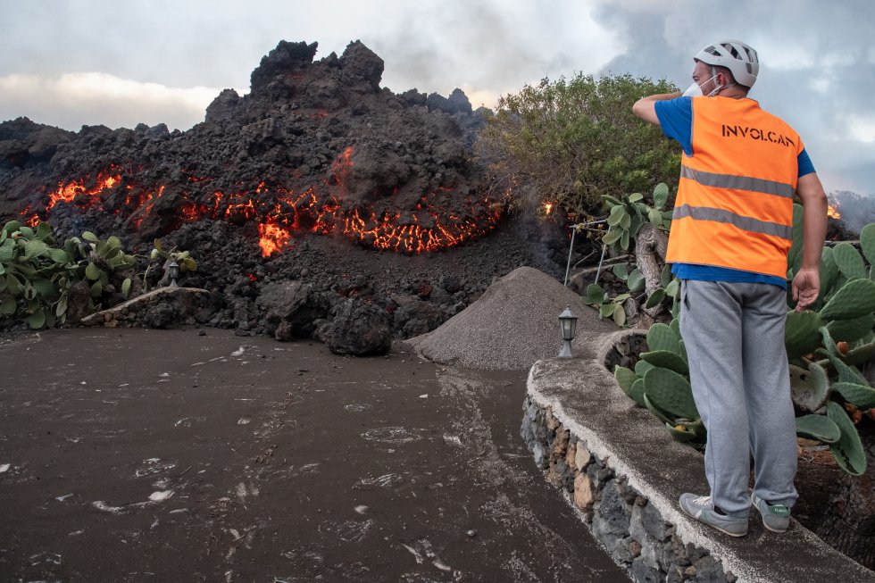 Lava del volcán de La Palma avanza sin que se vislumbre el fin de la erupción