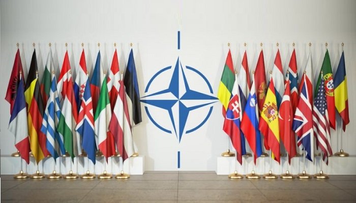 OTAN expulsó a ocho diplomáticos rusos por espionaje