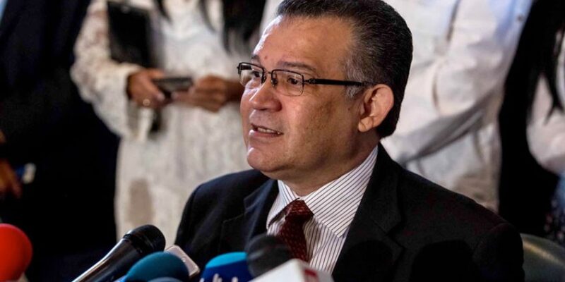 Rector Márquez cuestionó el “voto entubado” para el 21N