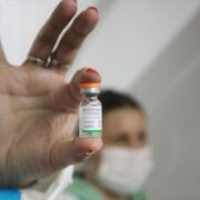 OMS advierte que vacunas anticovid chinas requieren tres dosis