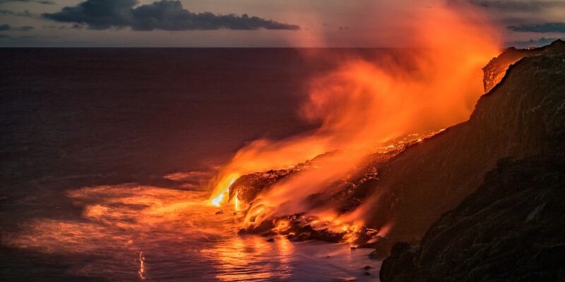 DOBLE LLAVE - Por segunda vez la lava del volcán de La Palma llegó al mar