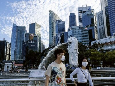 DOBLE LLAVE - Singapur cobrará los gastos médicos de aquellos ciudadanos que decidan no vacunarse