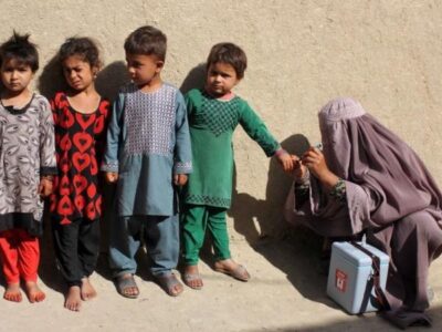 DOBLE LLAVE - Talibanes prohíben vacunación casa por casa contra la polio en algunas provincias de Afganistán