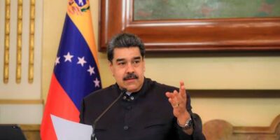 Maduro pide a la banca pública y privada respaldar iniciativas productivas