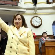 Dina Boluarte - Juramentada presidenta de Perú