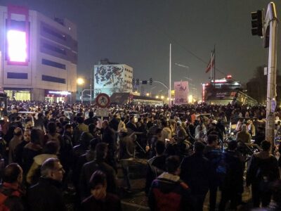 Activistas iraníes convocan a nuevas manifestaciones - DOBLE LLAVE