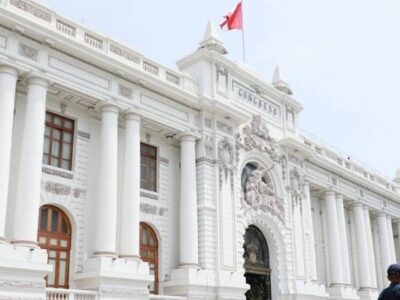 Congreso del Perú - Fuente, Radio Universidad de Chile