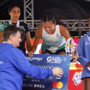 Presidente ejecutivo de Bancamiga celebra y comparte con atleta Joselyn Brea