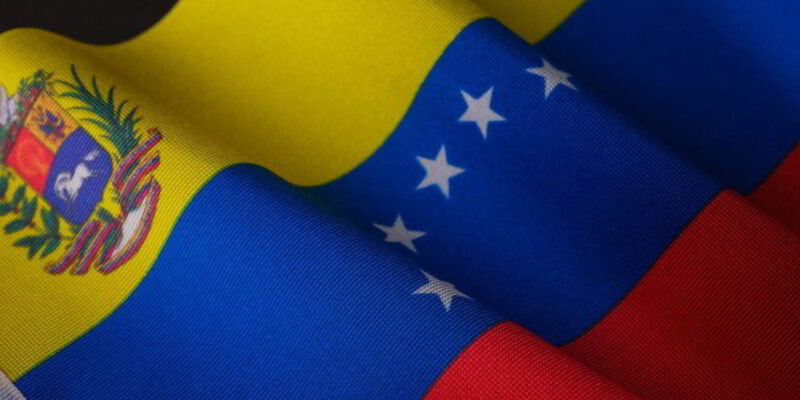engin-akyurt-kONFcNPiD1k-unsplash - bandera de Venezuela