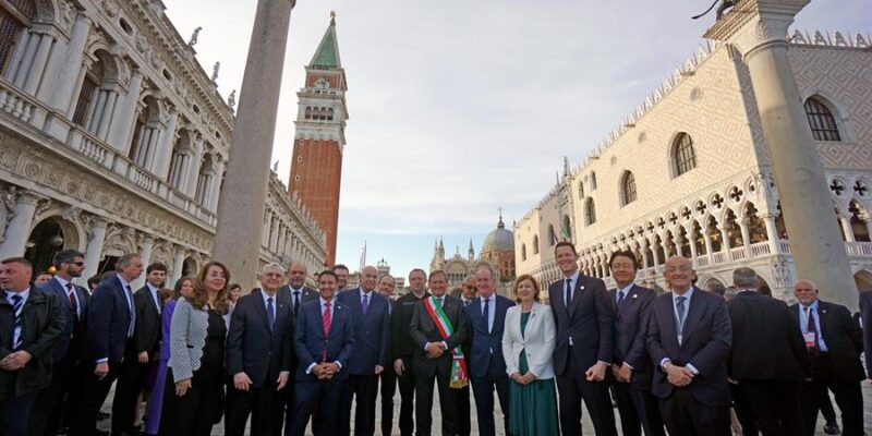 G7