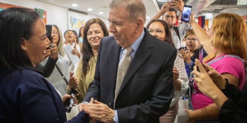 Edmundo González Urrutia - mujeres