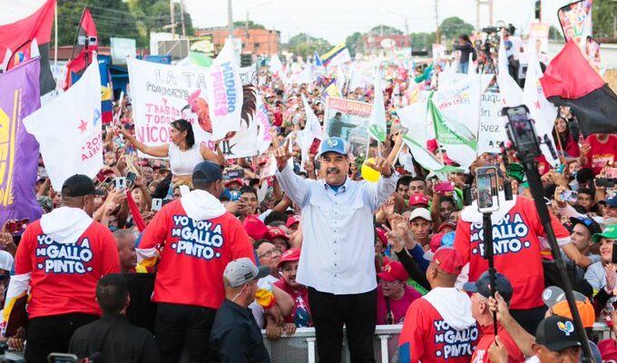 Nicolás Maduro - acto de campaña