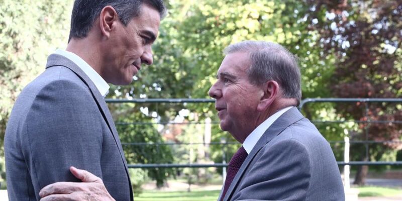 Pedro Sánchez y Edmundo González