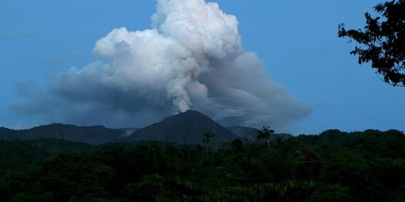 volcán El Reventador