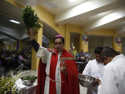 Arzobispo salvadoreño