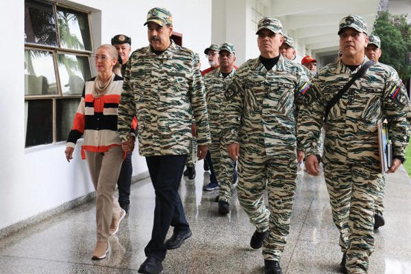 Nicolás Maduro y Vladimir Padrino López