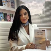 Escritora - Andreina Gamez