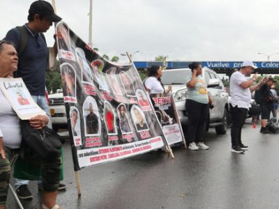 Protesta de colombianos en la frontera
