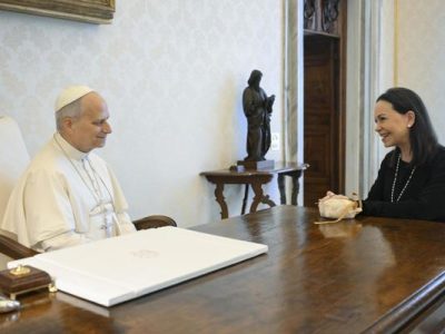 papa León XIV y María Corina Machado