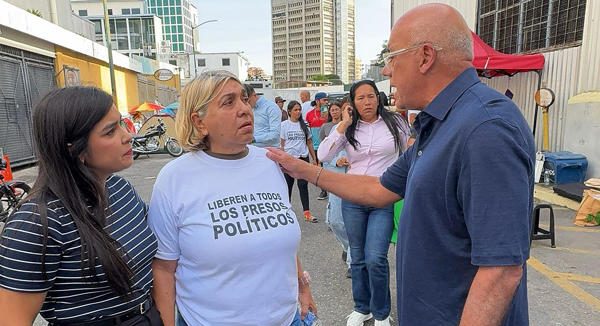 Jorge Rodríguez - familiares de presos políticos