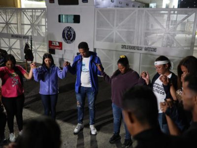 Familias de presos políticos en la Zona 7