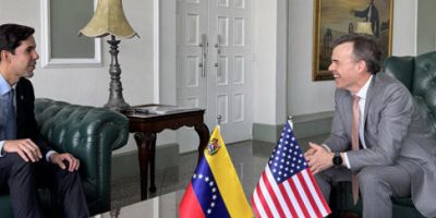 John Barrett - encargado de negocios de EEUU