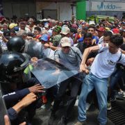 PNB reprime a los trabajadores y pensionados