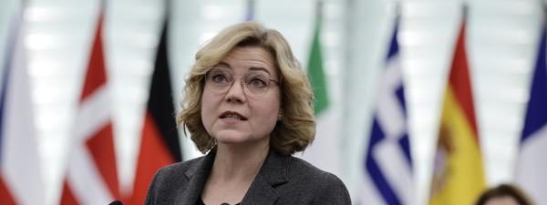 Henna Virkkunen - Bruselas - Google