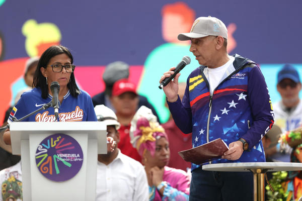 Delcy Rodríguez y Carlos Alexis Castillo