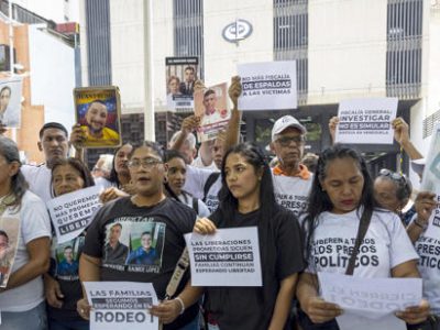 Familiares denuncian que Fiscalía incumple "acuerdos" sobre presos políticos en Venezuela